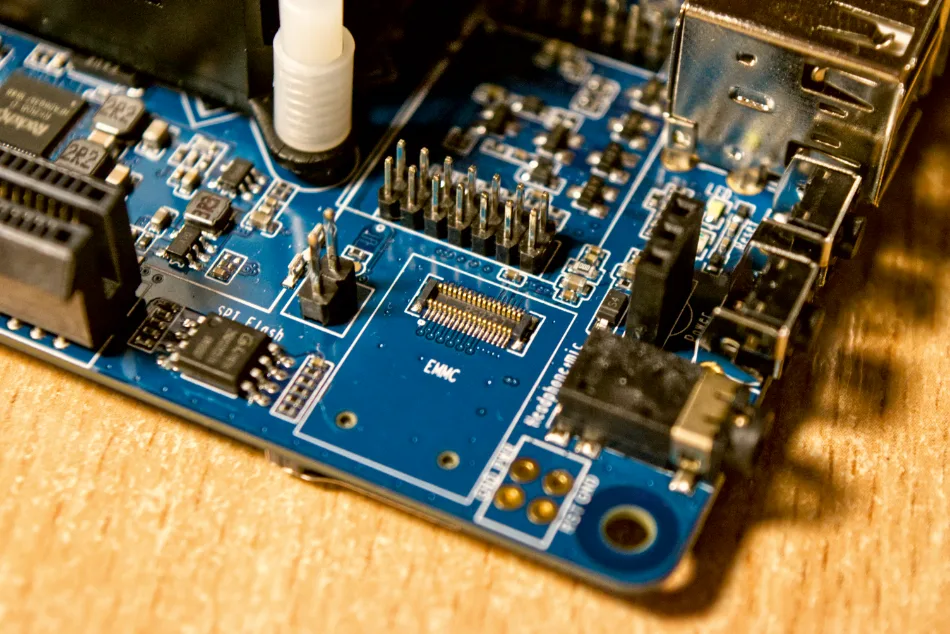 Pine64 RockPro64 emc