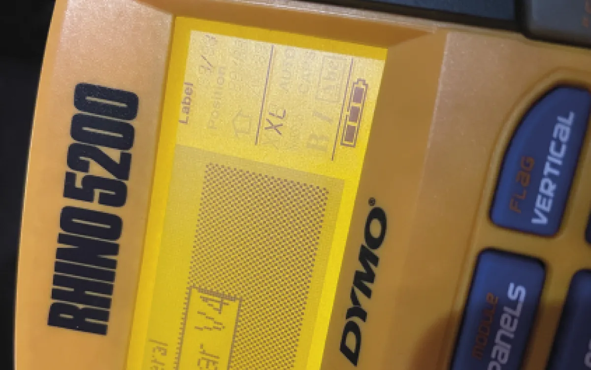 Dymo Rhino 5200 – industrijski aparat za etikete