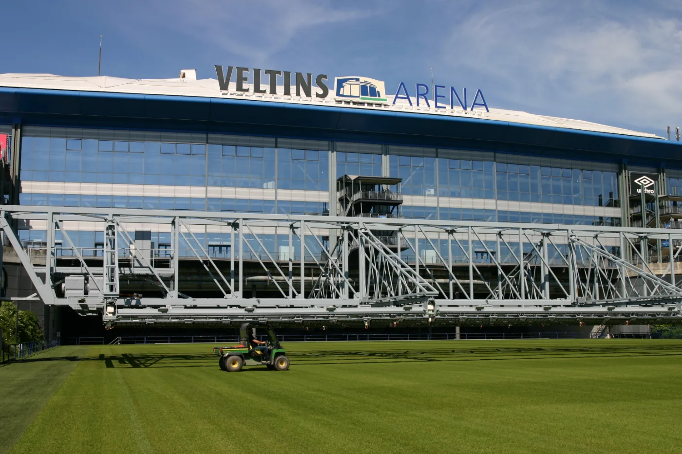 VELTINS Arena – sistem osvetljenja sportskog travnjaka