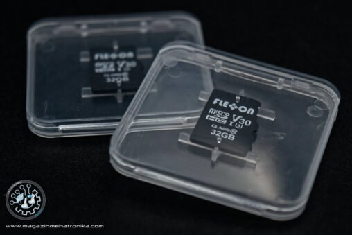 Flexxon microSD card FxAdv II with case