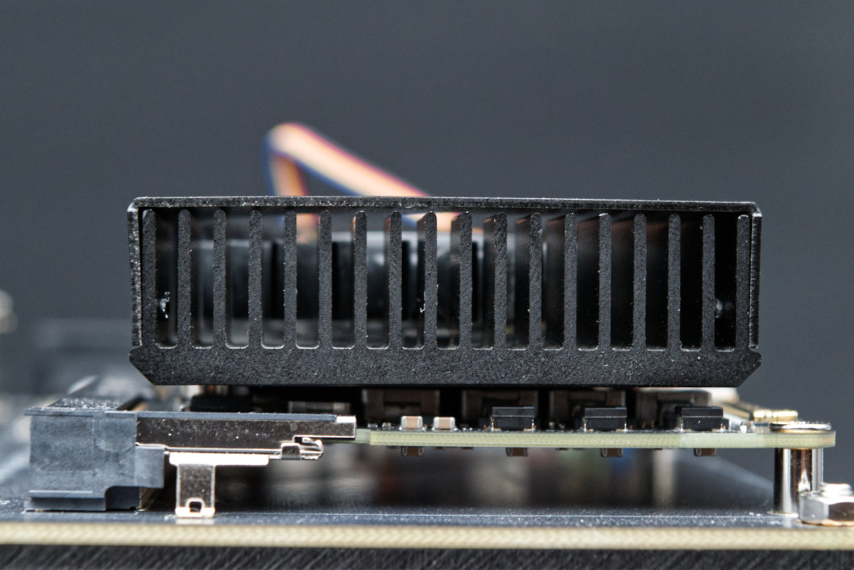 A side-profile shot of the LattePanda Mu heatsink.