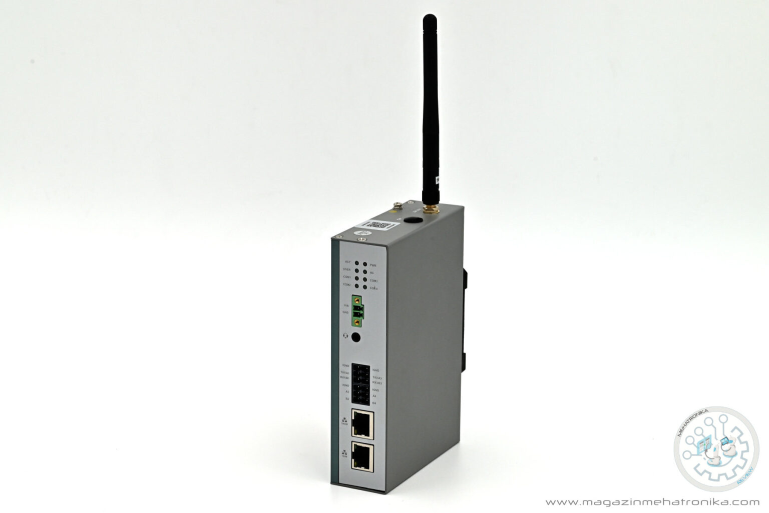 Edatec IPC3120 recenzija Edatec IPC3120 industrial computer