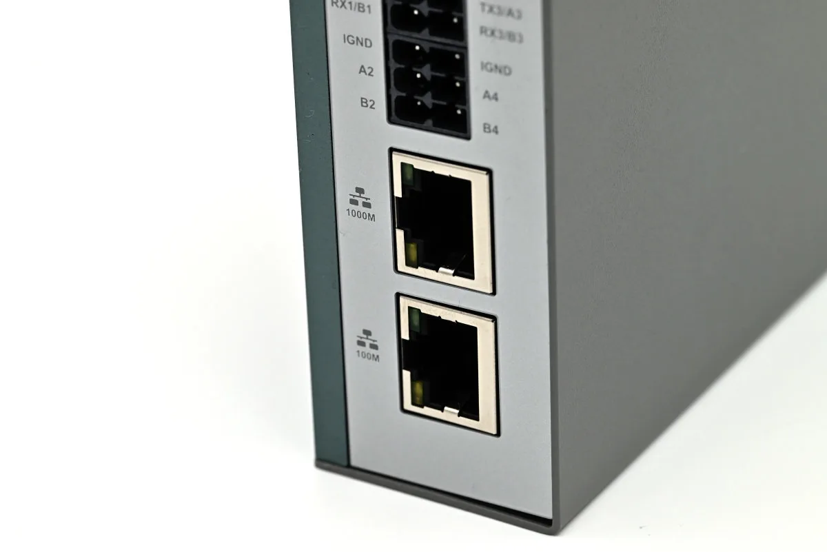 Edatec IPC3120 industrial computer Ethernet ports