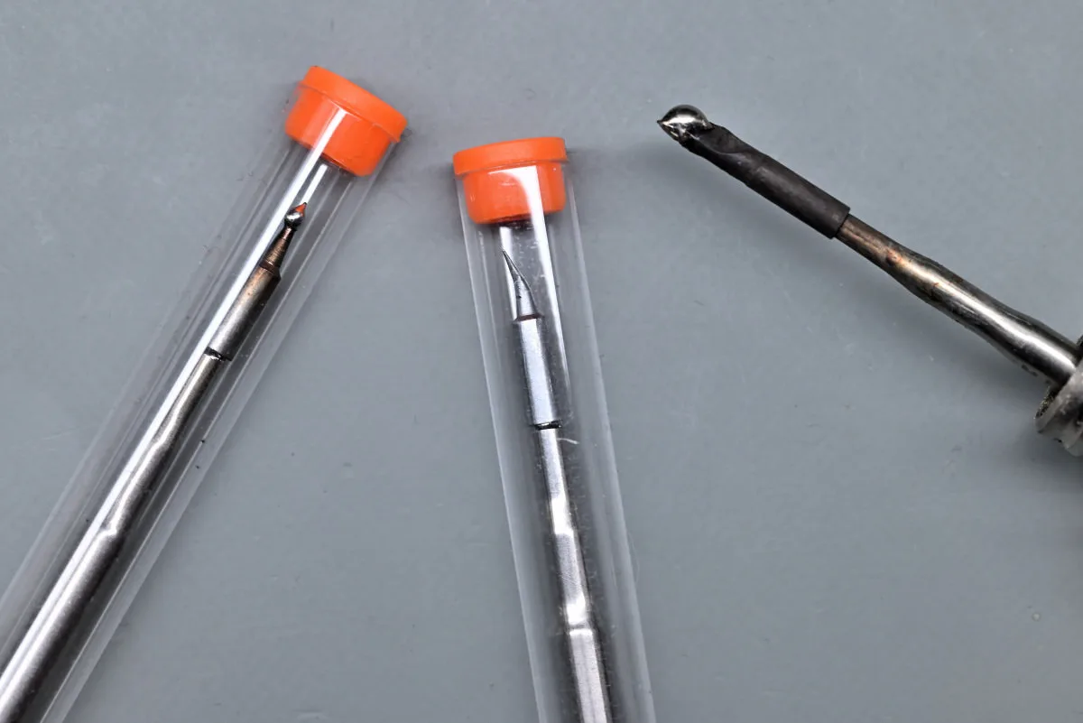 A photo showing three C210 cartridges comparable to the ones on offer from Miniware. Left-to-right, there's a conical, a bent conical and a knife tip.