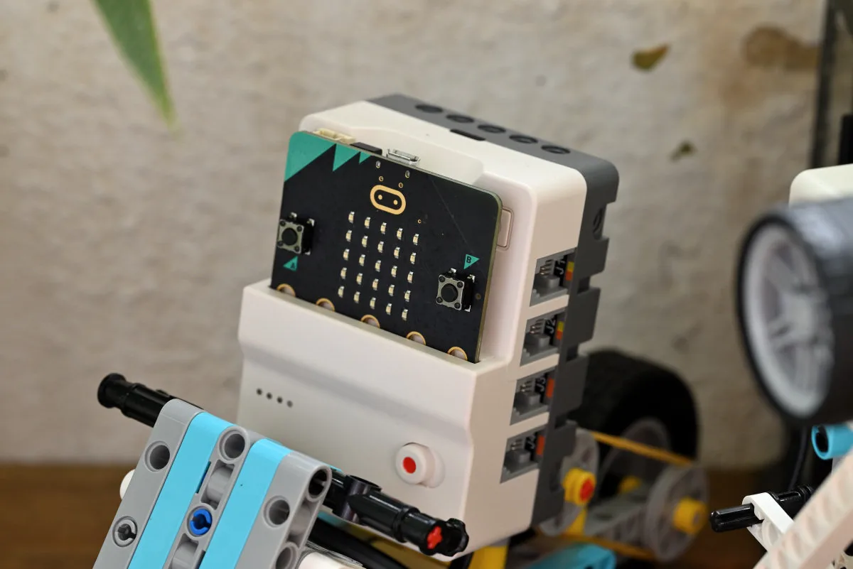 micro:bit in Nezha 2