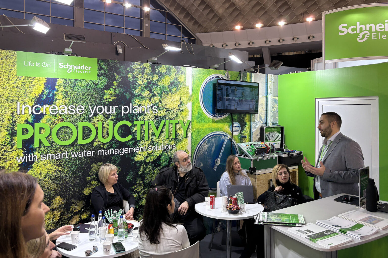 magazin Mehatronika na Sajmu voda 2025 na štandu Schneider Electric