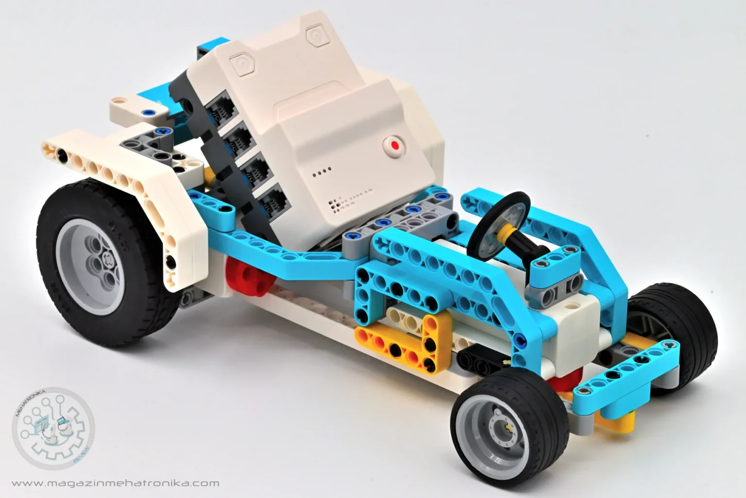 ELECFREAKS micro:bit Nezha Pro AI Mechanical Power Kit recenzija ELECFREAKS AI Mechanical Power Kit