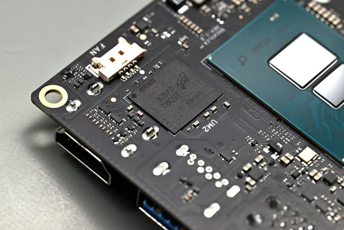 A close-up shot of the single Micron-branded RAM chip.