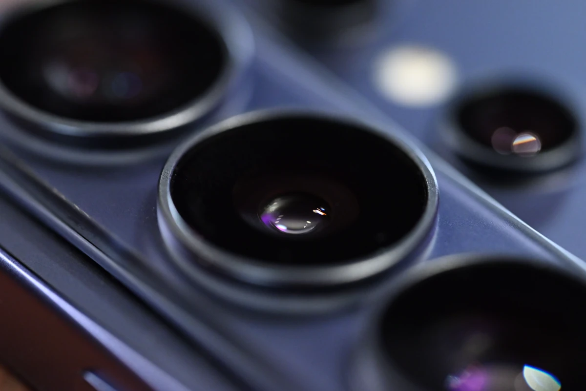 An even more close-up photo of the S26 Ultra's cameras, focusing on the primary 200 MP unit.