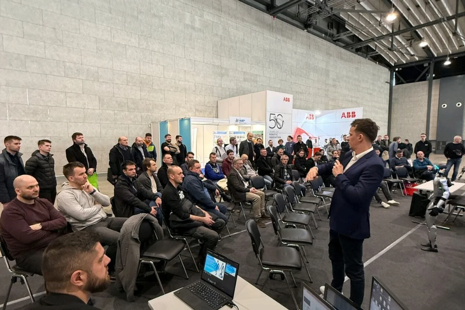 ROBOTICS – Industrijska, mobilna i humanoidna robotika IFAM ROBOTICS